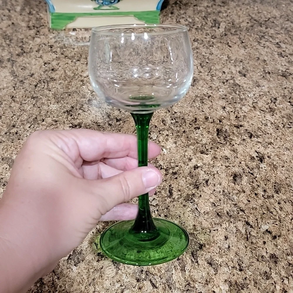 Vintage Luminarc Emerald Green MCM Stemmed Wine Glasses Set of 6